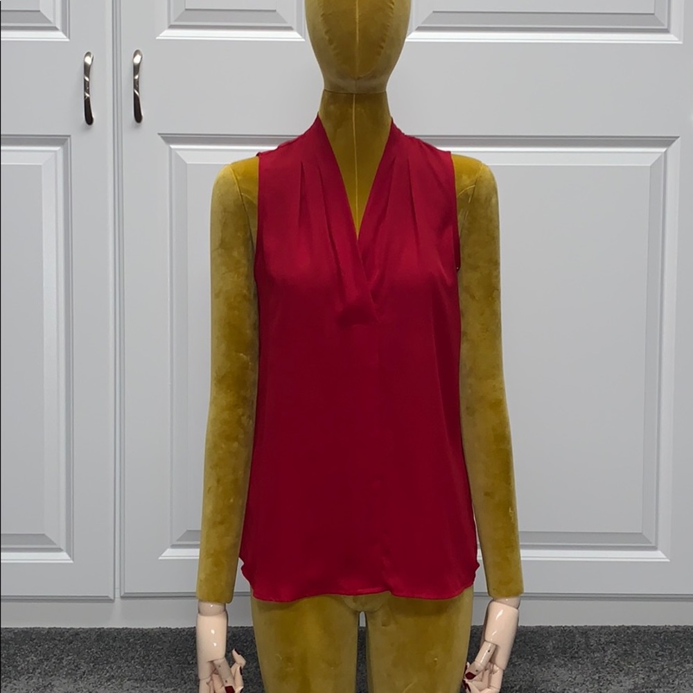 Banana Republic women’s sleeveless top